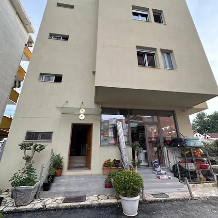 Piazza * Himarë